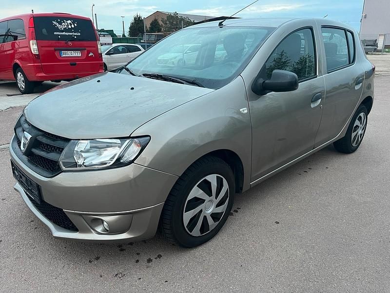 Gebraucht Dacia Sandero Celebration 75 PS (55 kW) 2014 Braun Limousine