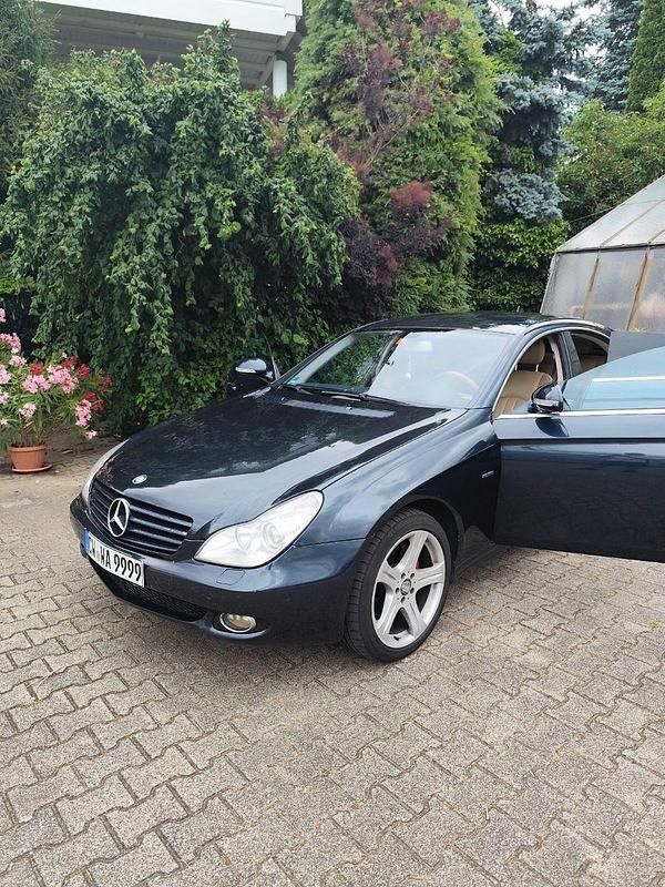 Schwarz Gebraucht 2007 Mercedes CLS320 Coupé | 8.500 € (Teuer) - Bild 1/4