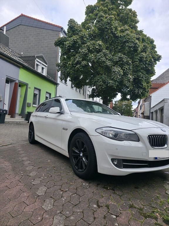 Gebraucht 2011 BMW 525 Kombi | 8.300 € (Guter Preis) - Bild 1/4