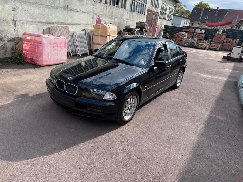 Schwarz Gebraucht 1999 BMW 316 Limousine | 2.500 € - Bild 1/4