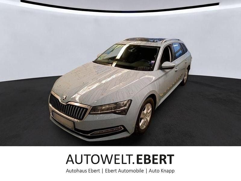 Patina grau Gebraucht 2022 Skoda Superb Style Kombi | 26.890 € (Fairer Preis) - Bild 1/4