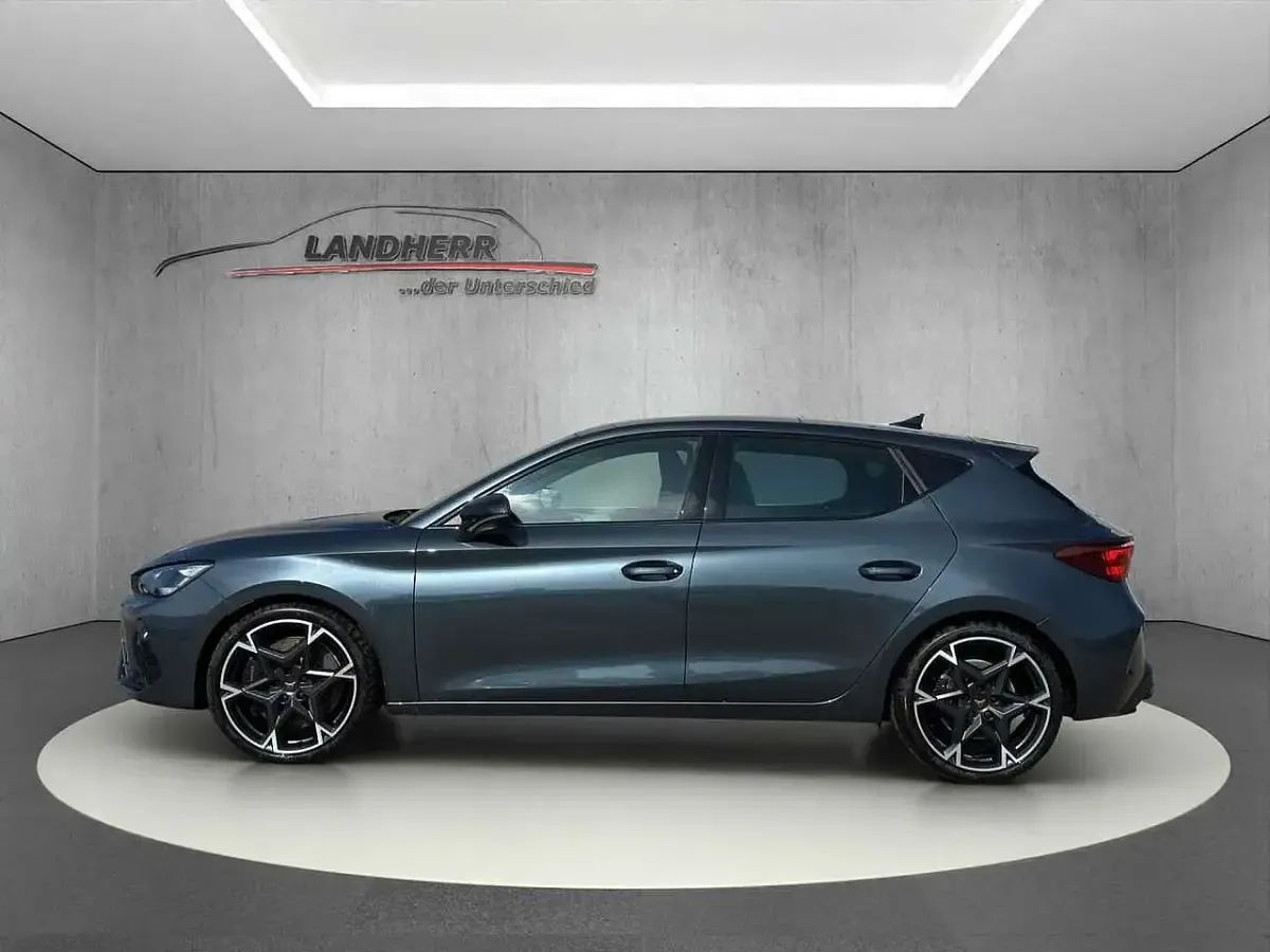 Nowe Cupra Leon 300 KM (220 kW) 2026 Szary Sedan/Limuzyna