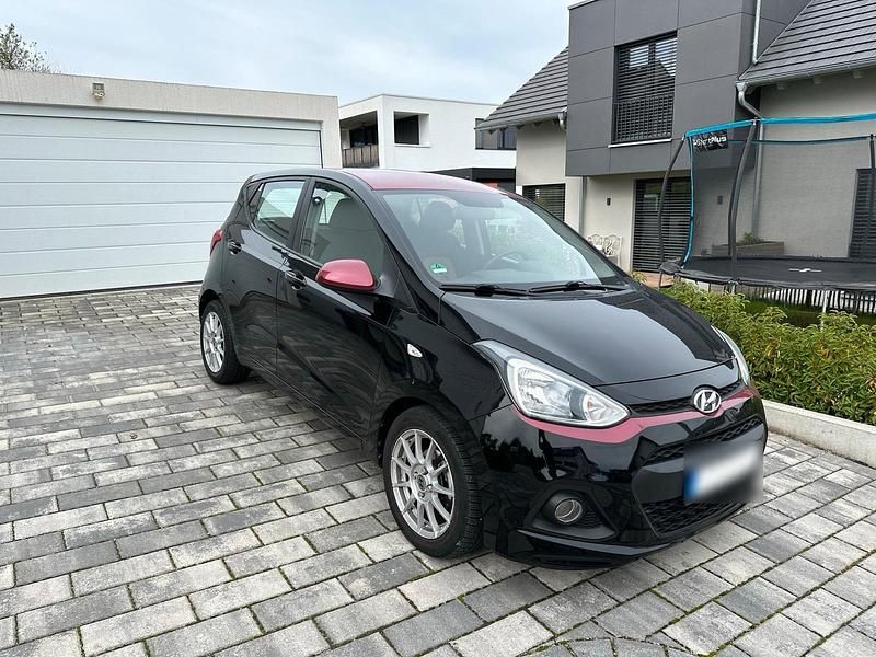 Gebraucht Hyundai i10 67 PS (49 kW) 2017 Schwarz Kleinwagen