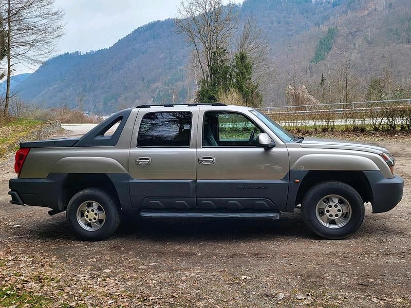 Gebraucht Chevrolet Avalanche 285 PS (209 kW) 2002 Grau Pickup