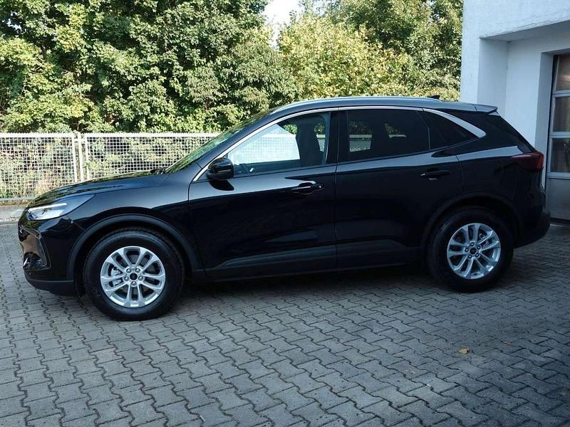 Neu Ford Kuga Titanium 186 PS (136 kW) 2025 Schwarz SUV