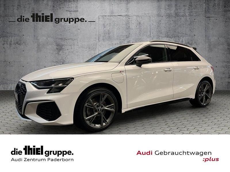 Weiß Gebraucht 2022 Audi A3 Sportback e-tron S-Line Limousine | 24.750 € (Fairer Preis) - Bild 1/4