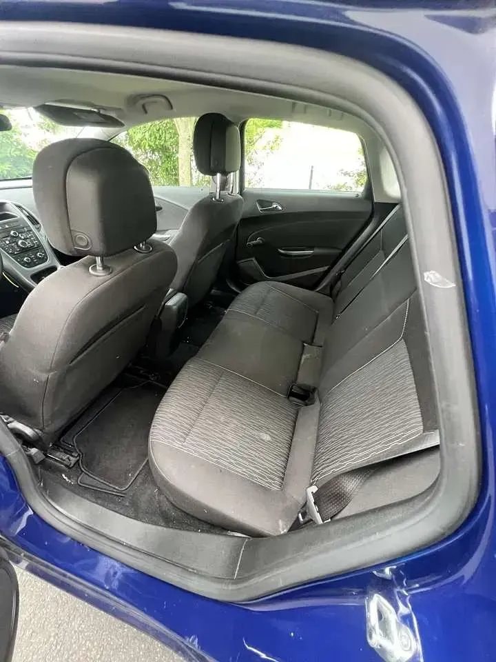 Gebraucht Opel Astra Active 87 PS (63 kW) 2013 Limousine
