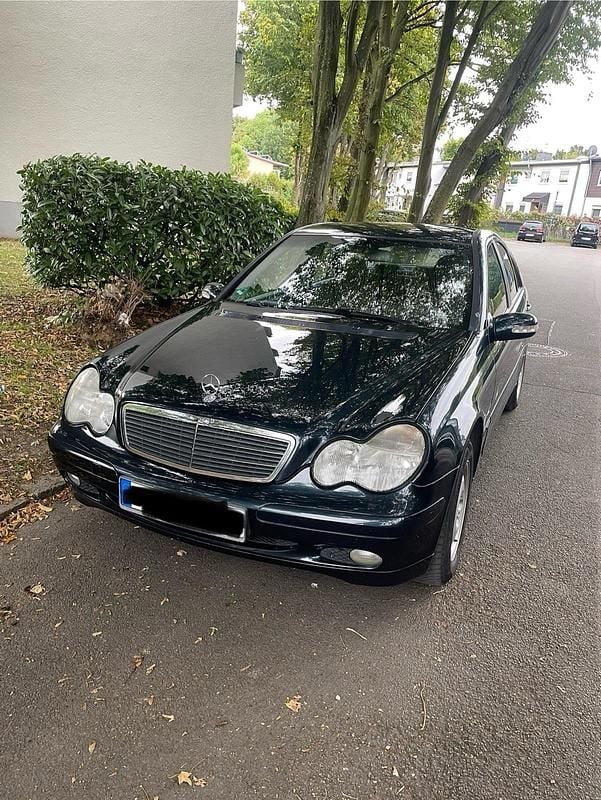 Blau Gebraucht 2000 Mercedes C180 Limousine | 2.500 € (Fairer Preis) - Bild 1/4