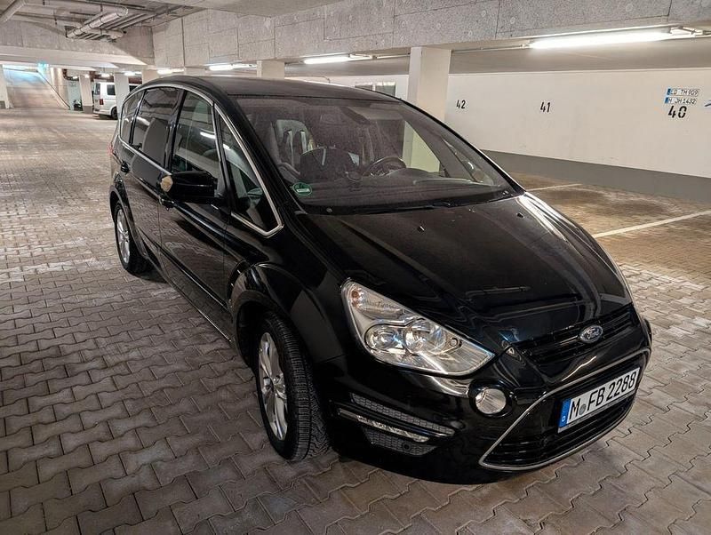 Gebraucht Ford S-MAX Titanium S 163 PS (119 kW) 2011 Schwarz Van / Kleinbus
