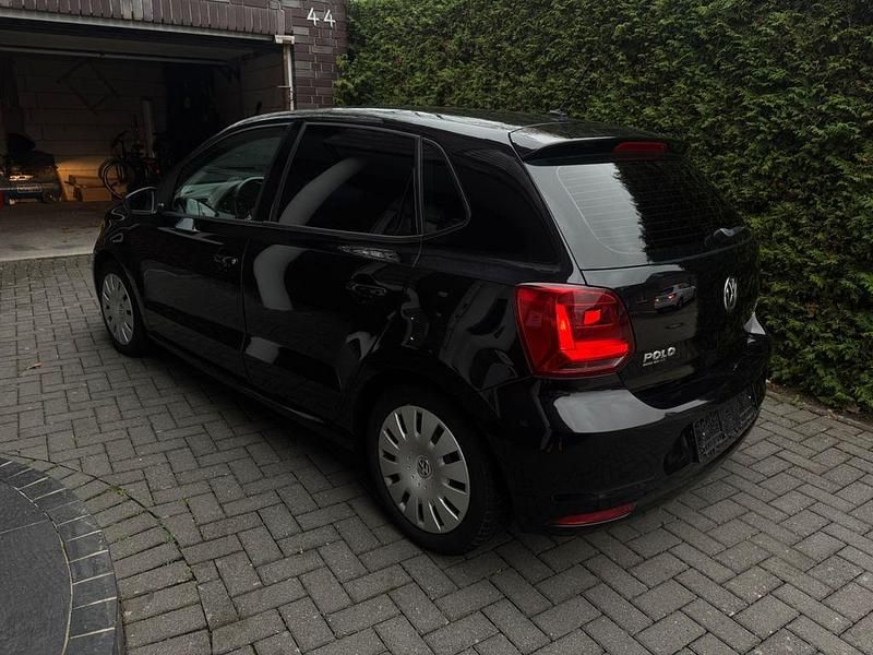 Gebraucht VW Polo Allstar 75 PS (55 kW) 2015 Schwarz Limousine