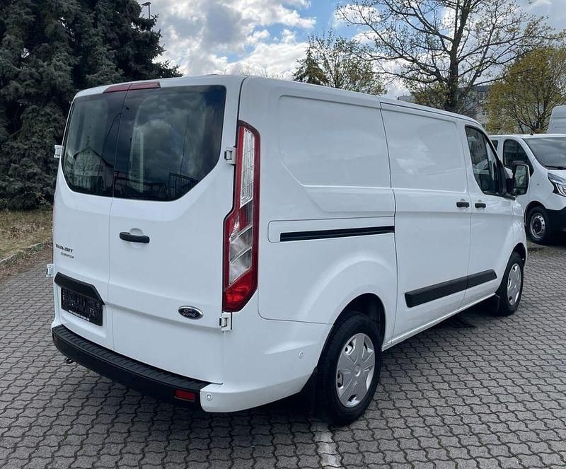Gebraucht Ford Transit Custom 105 PS (77 kW) 2021 Weiß Van / Kleinbus