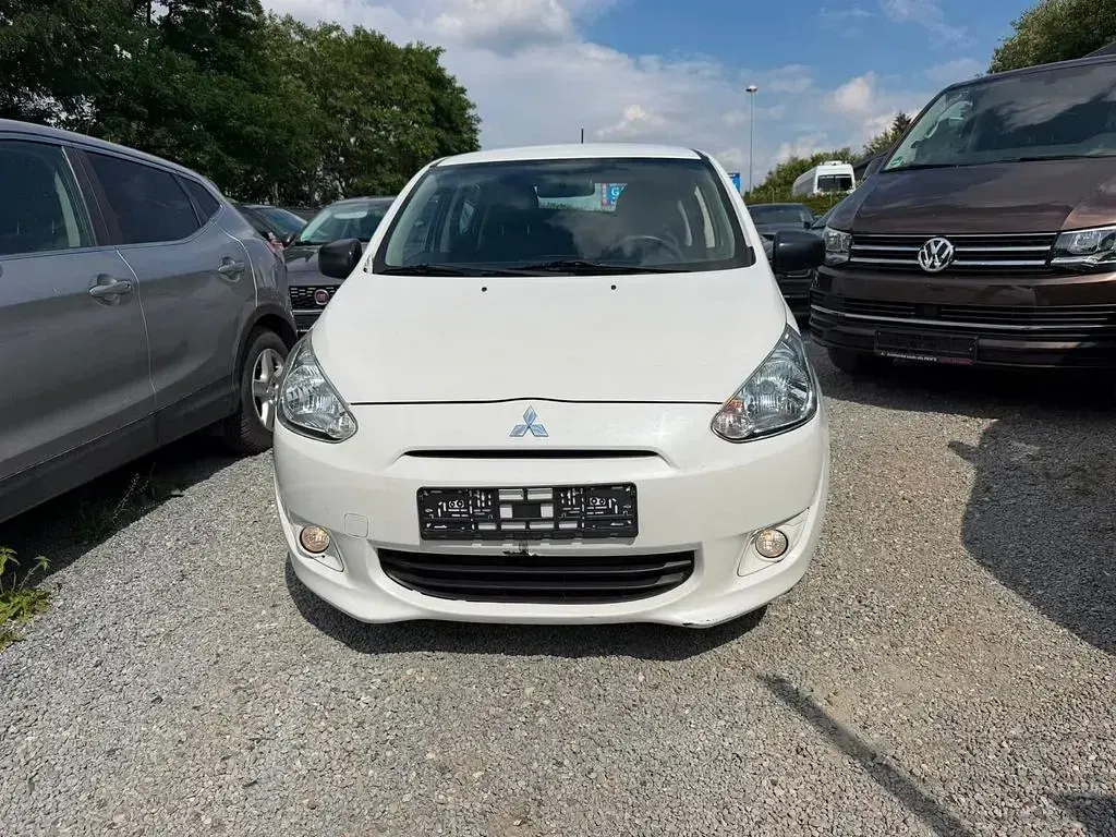 Gebraucht Mitsubishi Space Star Diamant Edition 71 PS (52 kW) 2015 Weiß Limousine