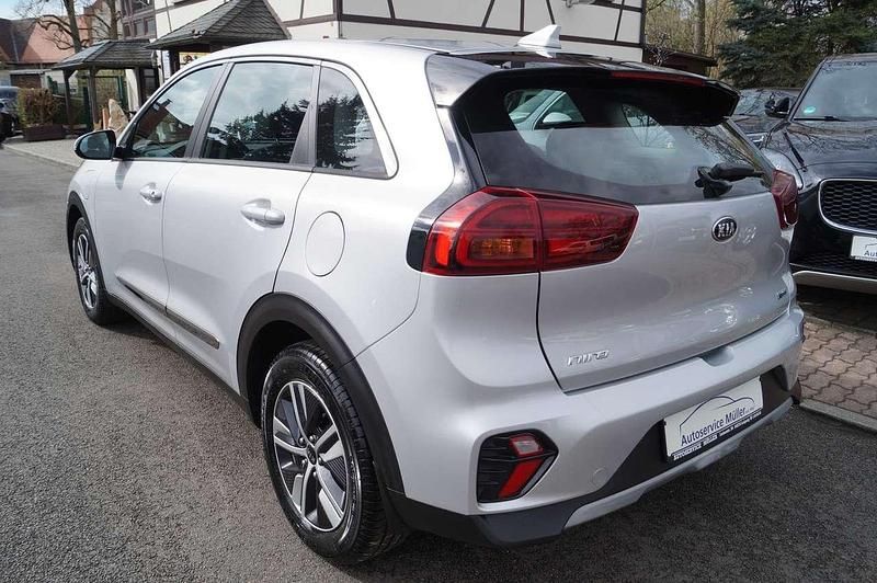 Gebraucht Kia Niro 141 PS (103 kW) 2021 Silber SUV
