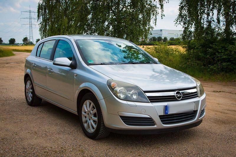Silber Gebraucht 2005 Opel Astra Elegance Limousine | 1.250 € (Superpreis) - Bild 1/4