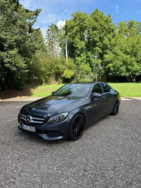 Grau Gebraucht 2015 Mercedes C220 Limousine | 15.500 € (Fairer Preis) - Bild 1/4