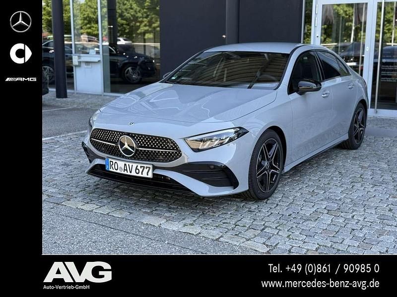 Gebraucht Mercedes A200 AMG 163 PS (119 kW) 2025 Alpingrau uni Limousine