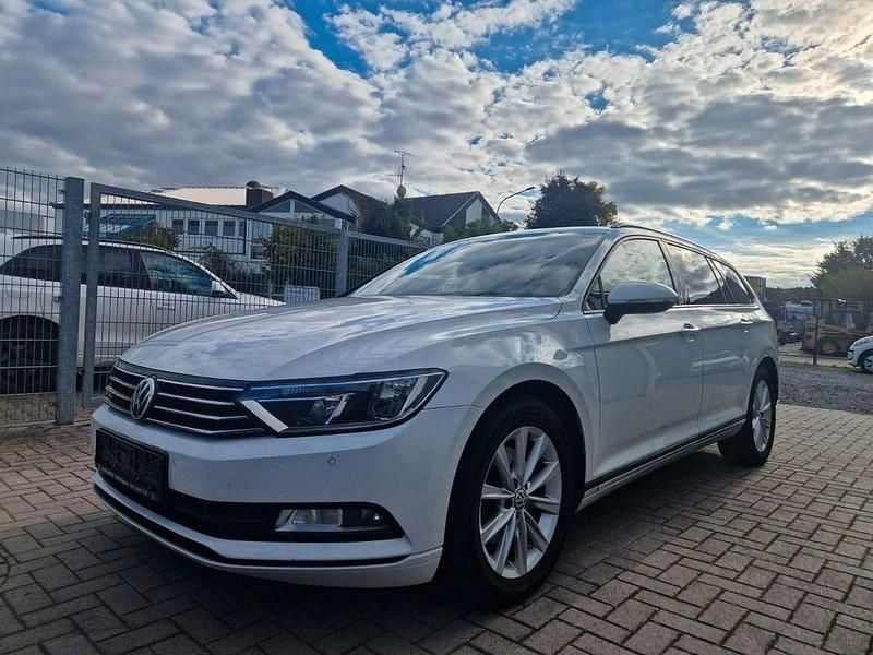 Weiß Gebraucht 2017 VW Passat Trendline Kombi | 8.500 € (Guter Preis) - Bild 1/4