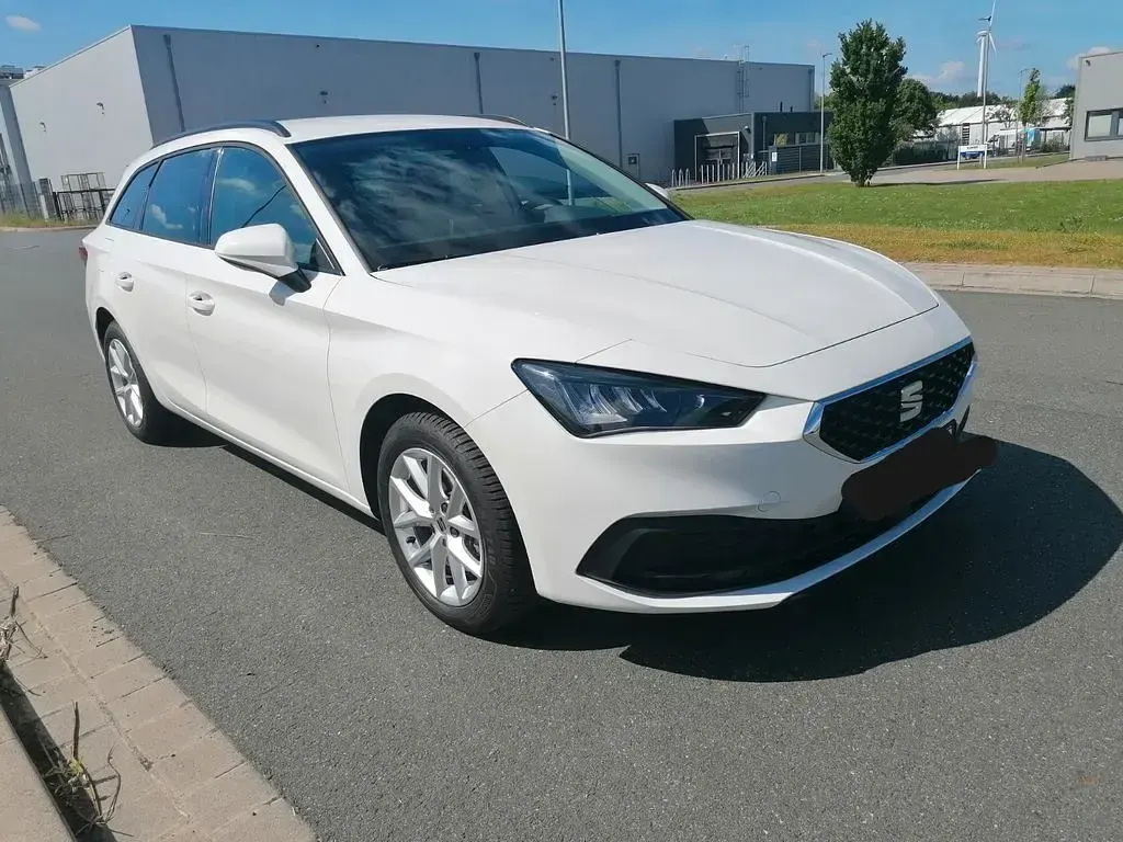 Occasion Seat Leon Style 150 ch (110 kW) 2024 Blanc Berline