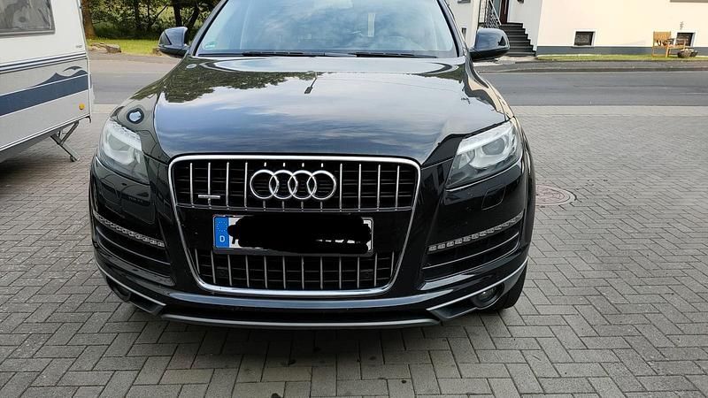 Schwarz Gebraucht 2011 Audi Q7 SUV | 12.000 € (Guter Preis) - Bild 1/4