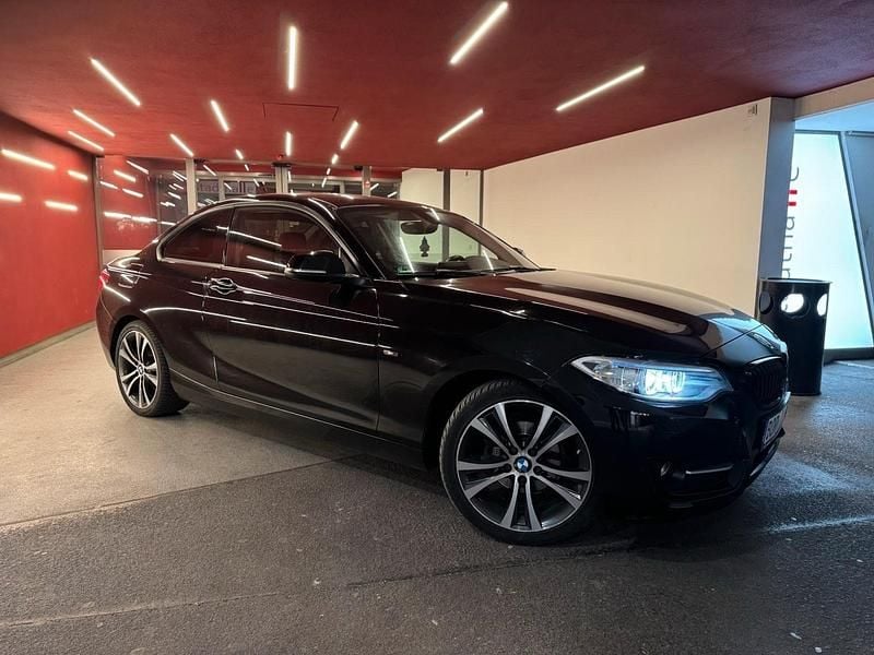 Schwarz Gebraucht 2015 BMW 218 Sport Line Coupé | 12.500 € (Teuer) - Bild 1/4