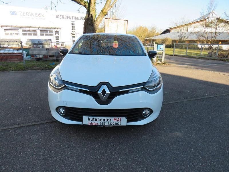 Używany Renault Clio IV Initiale Paris 90 KM (66 kW) 2014 Biały Sedan/Limuzyna