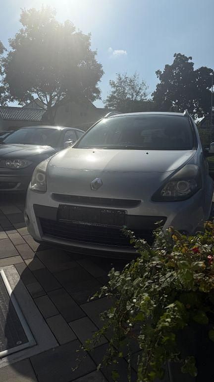 Silber Gebraucht 2009 Renault Clio II Limousine | 1.700 € (Fairer Preis) - Bild 1/4