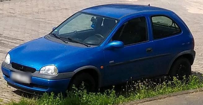 Blau Gebraucht 2000 Opel Corsa Kleinwagen | 450 € (Guter Preis) - Bild 1/4