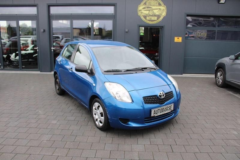 Blue mica metallic / caribbean Gebraucht 2008 Toyota Yaris Cool Kleinwagen | 3.499 € (Fairer Preis) - Bild 1/4