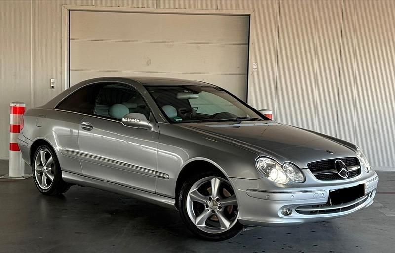 Silber Gebraucht 2004 Mercedes CLK240 Coupé | 3.650 € (Fairer Preis) - Bild 1/4