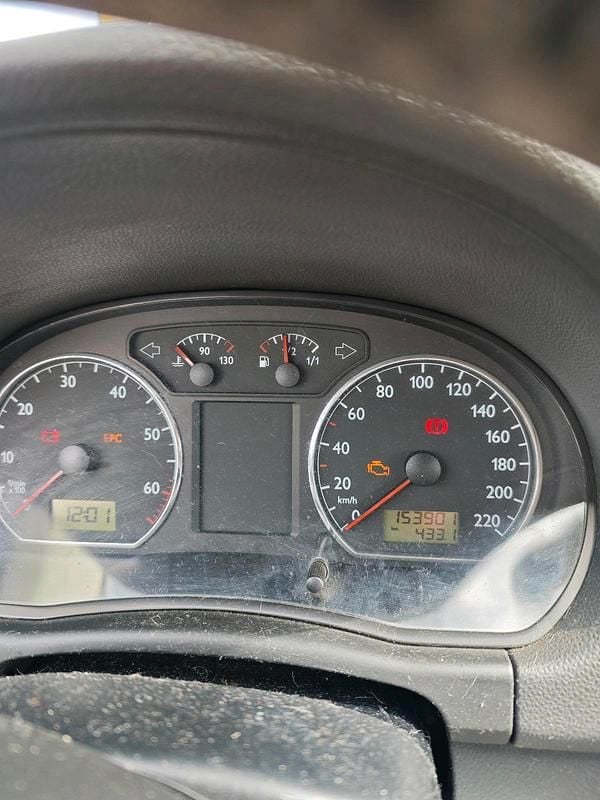 Gebraucht VW Polo 64 PS (47 kW) 2004 Blau Kleinwagen