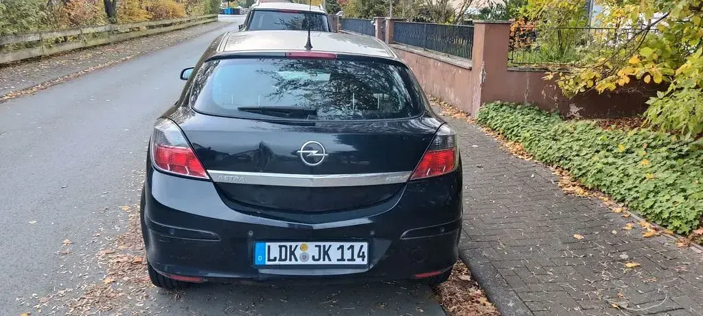 Gebraucht Opel Astra GTC Sport 140 PS (102 kW) 2008 Schwarz Limousine