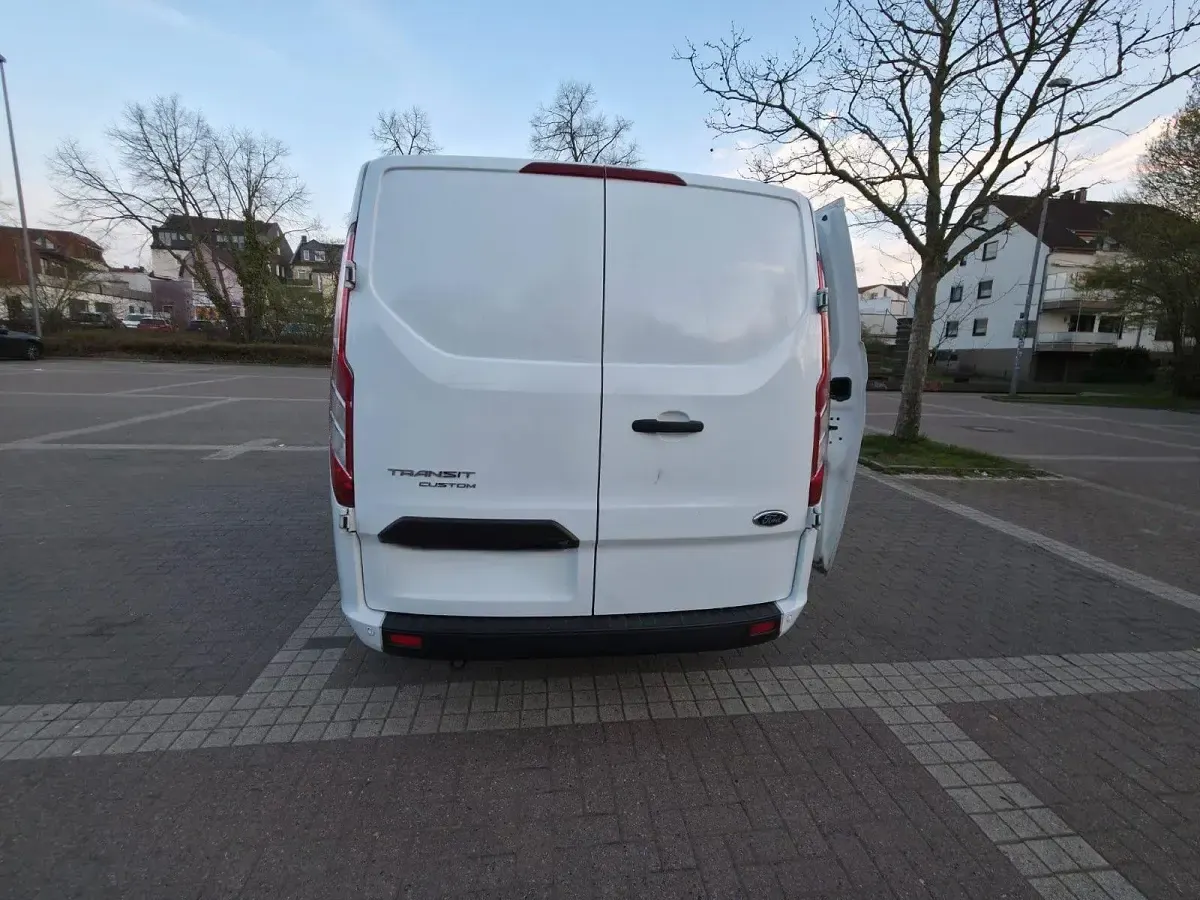 Gebraucht Ford Transit Custom 105 PS (77 kW) 2022 Weiß Van / Kleinbus