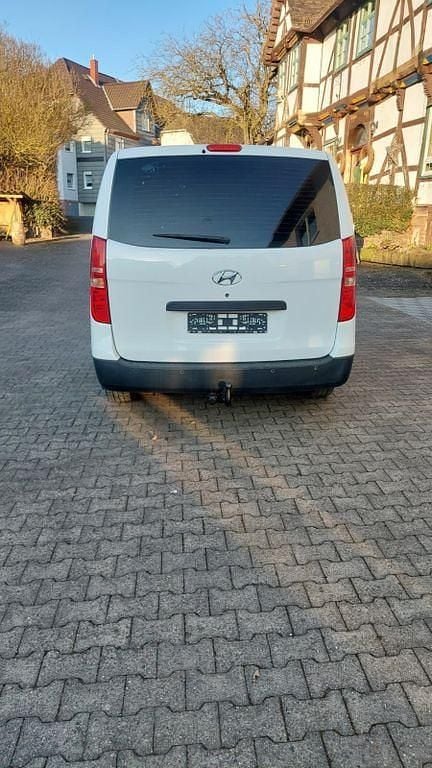 Gebraucht Hyundai H-1 136 PS (100 kW) 2013 Weiß Van / Kleinbus