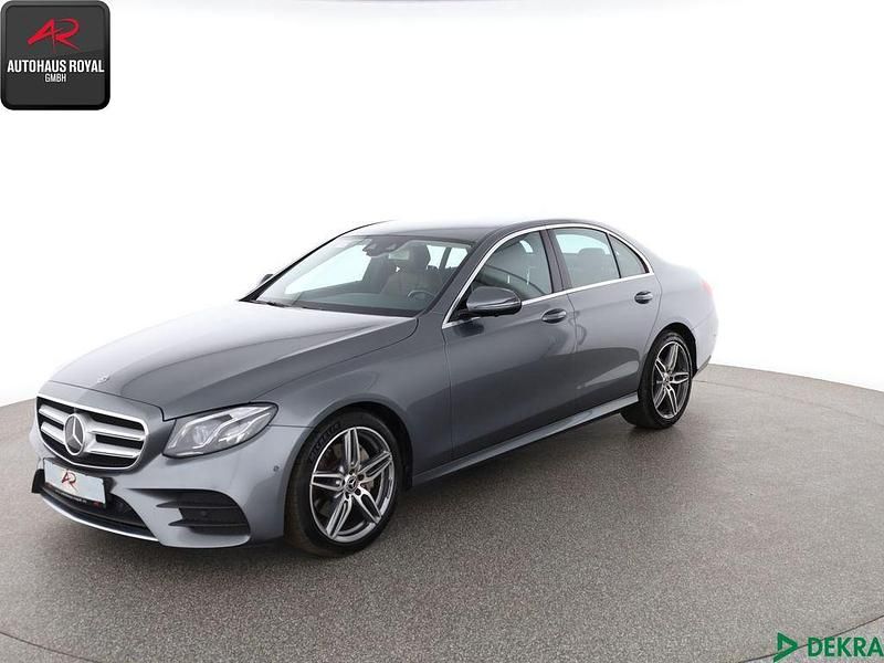Grau Gebraucht 2018 Mercedes E220 AMG Limousine | 27.880 € (Guter Preis) - Bild 1/4