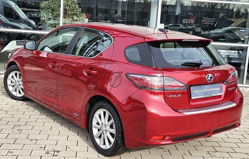 Gebraucht Lexus CT200h Executive Line 136 PS (100 kW) 2012 Rot Limousine