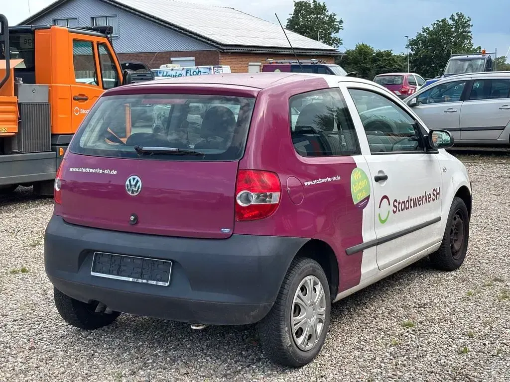 Gebraucht VW Fox Basis 69 PS (50 kW) 2006 Weiß Kleinwagen