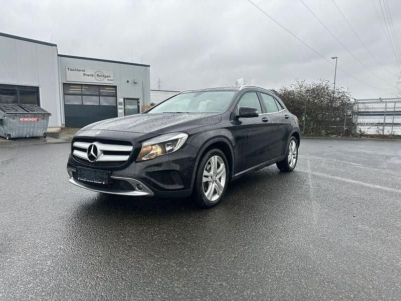 Gebraucht Mercedes GLA220 177 PS (130 kW) 2015 Schwarz SUV