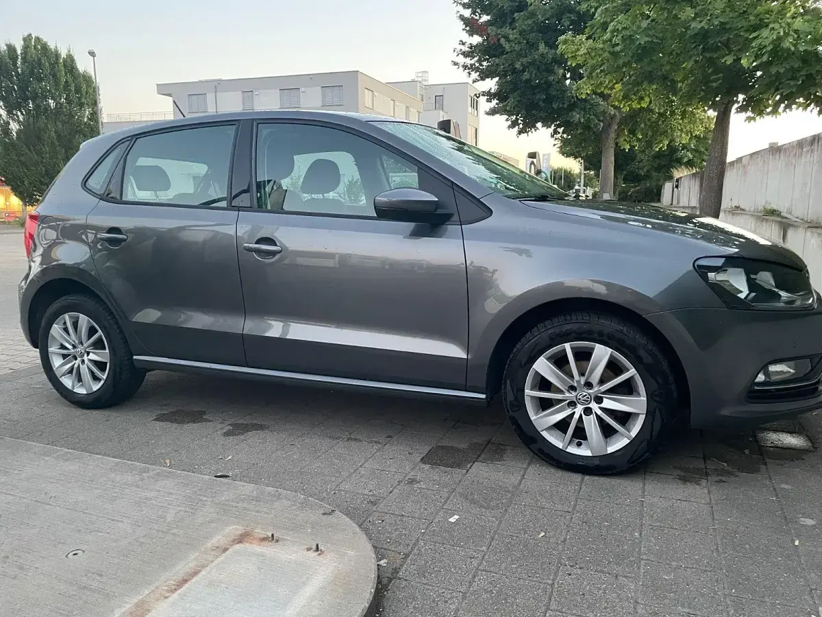Gebraucht VW Polo Comfortline 75 PS (55 kW) 2014 Grau Kleinwagen