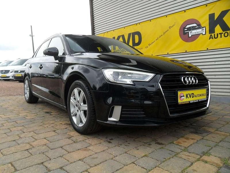 Mythosschwarz Gebraucht 2019 Audi A3 Sportback Sport Kombi | 18.999 € (Fairer Preis) - Bild 1/4