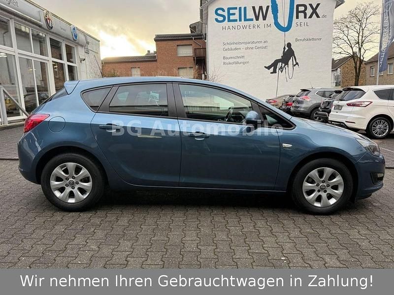 Gebraucht Opel Astra Style 136 PS (100 kW) 2015 Blau Limousine