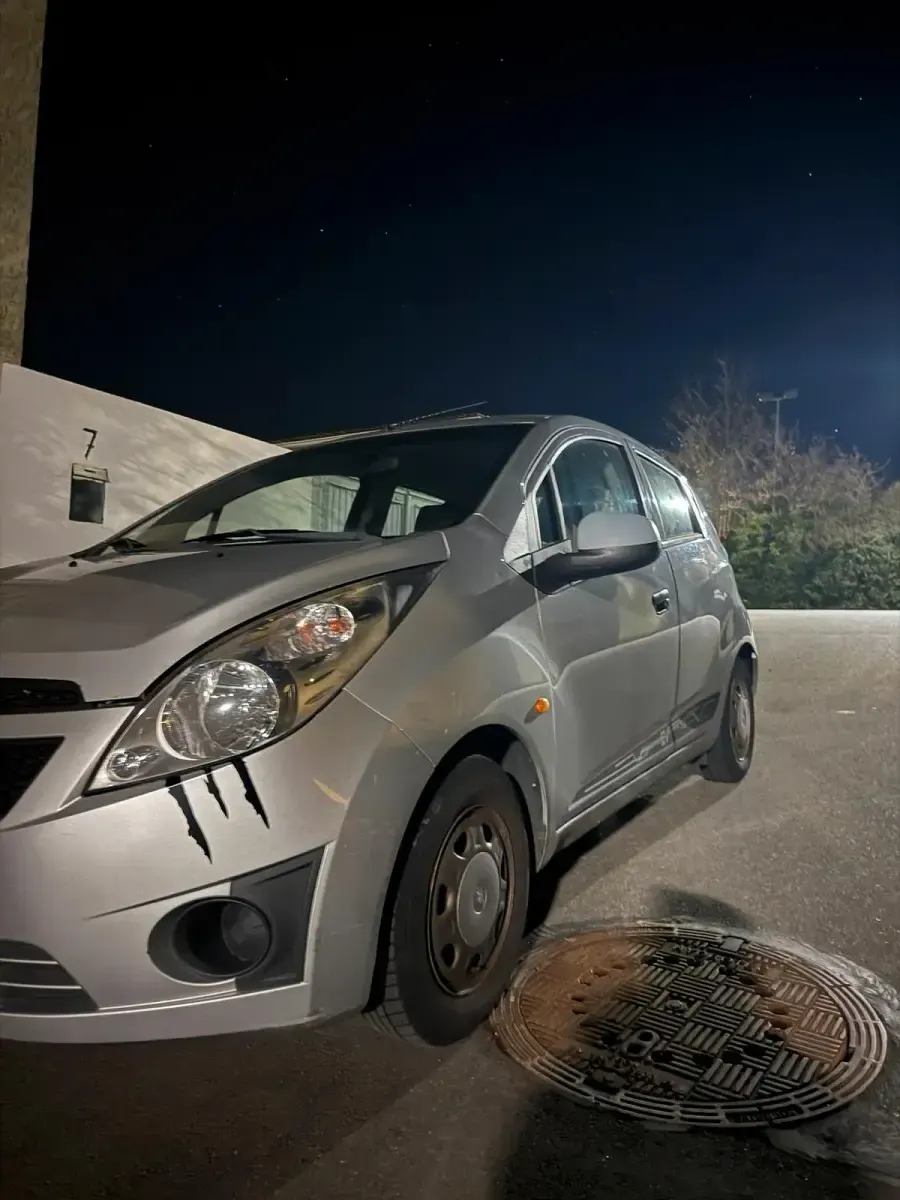 Gebraucht Chevrolet Spark 60 PS (44 kW) 2011 Silber Kleinwagen