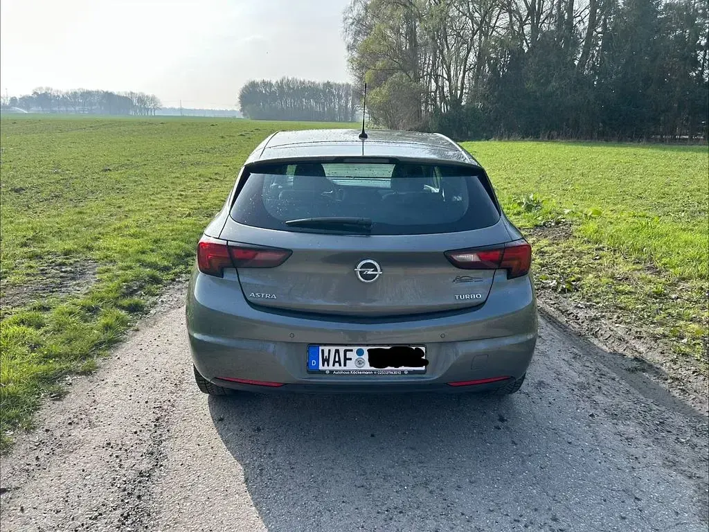 Gebraucht Opel Astra Edition 125 PS (91 kW) 2018 Limousine
