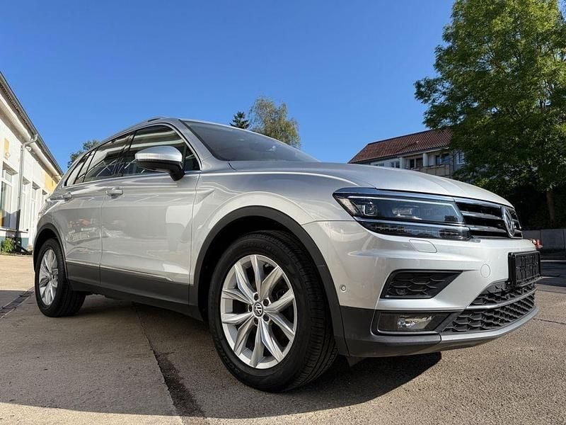 Silber Gebraucht 2019 VW Tiguan SUV | 22.500 € (Guter Preis) - Bild 1/4