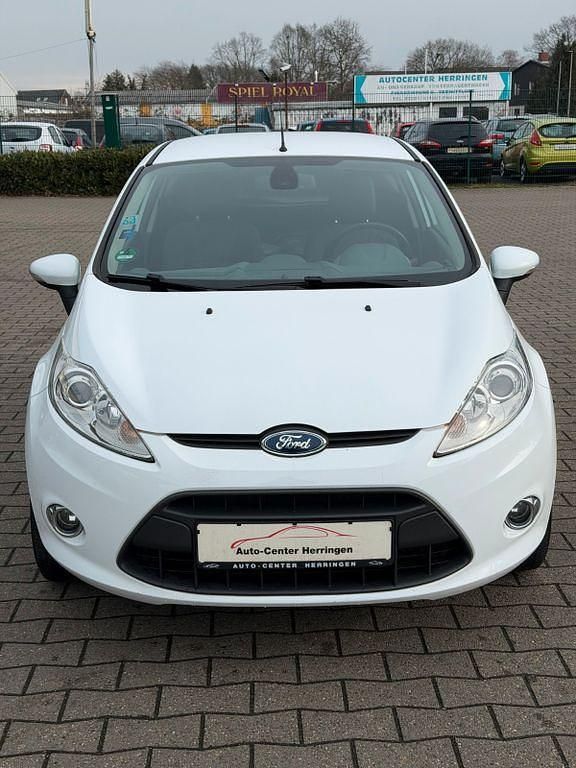 Gebraucht Ford Fiesta Titanium 120 PS (88 kW) 2010 Weiß Kleinwagen