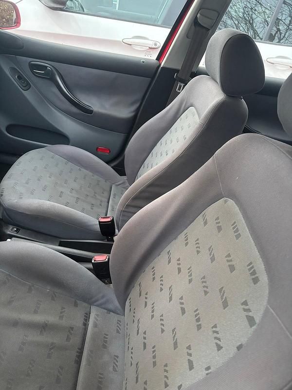 Gebraucht Seat Leon Stella 105 PS (77 kW) 2001 Rot Kleinwagen