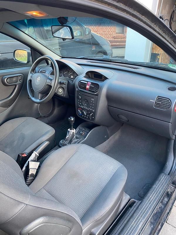 Gebraucht Opel Corsa 75 PS (55 kW) 2004 Schwarz Kleinwagen