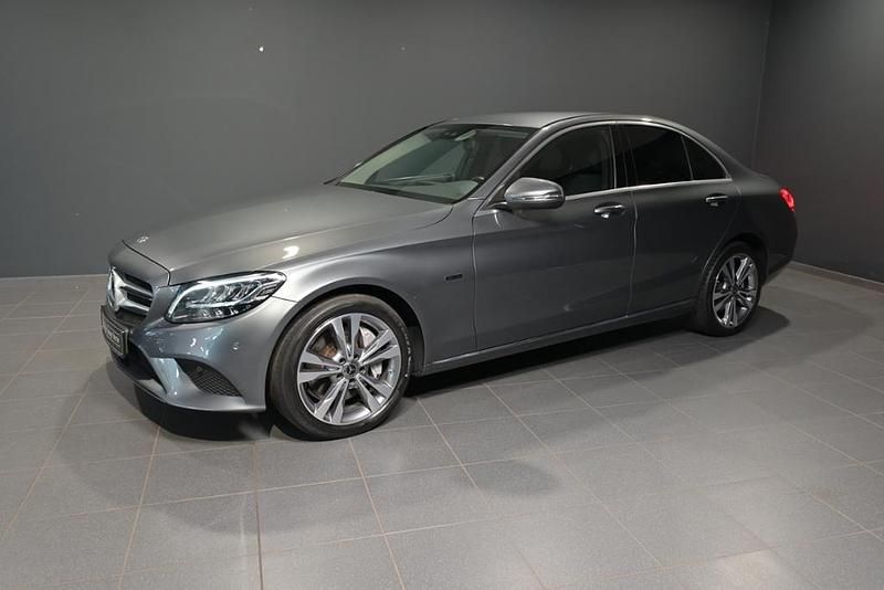 Grau metalliclack selenitgrau Gebraucht 2020 Mercedes C300e Avantgarde Limousine | 23.900 € (Fairer Preis) - Bild 1/4