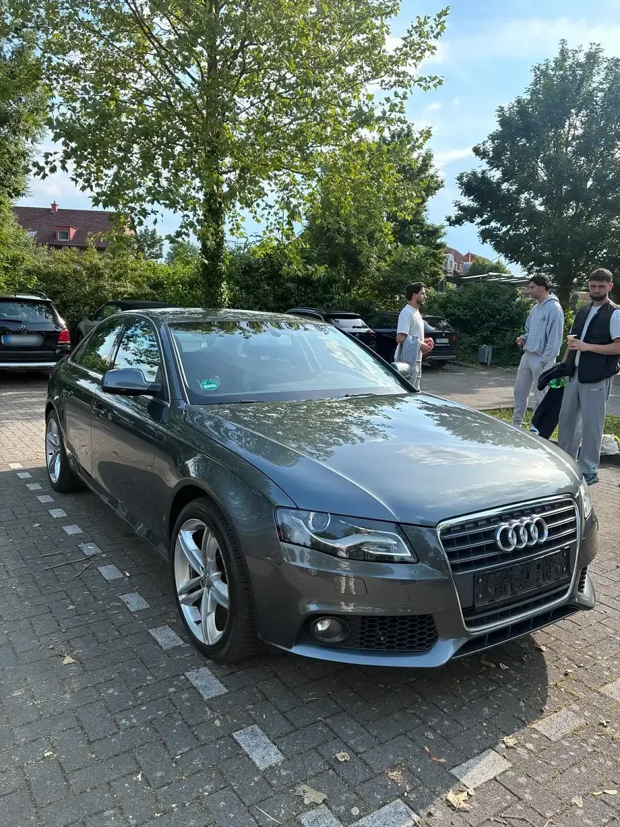 Gebraucht Audi A4 220 PS (161 kW) 2011 Grau Limousine