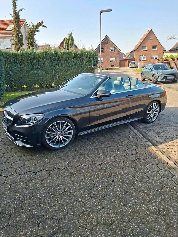 Gebraucht Mercedes C300 258 PS (189 kW) 2019 Grau Cabrio