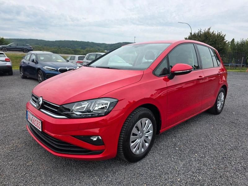 Rot Gebraucht 2018 VW Golf VII Trendline Kombi | 14.490 € (Superpreis) - Bild 1/4